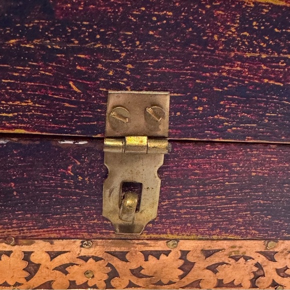 ⚡️Vintage Victorian Style Wooden Jewelry Box with Intricate Design ⚡️ - Picture 14 of 16